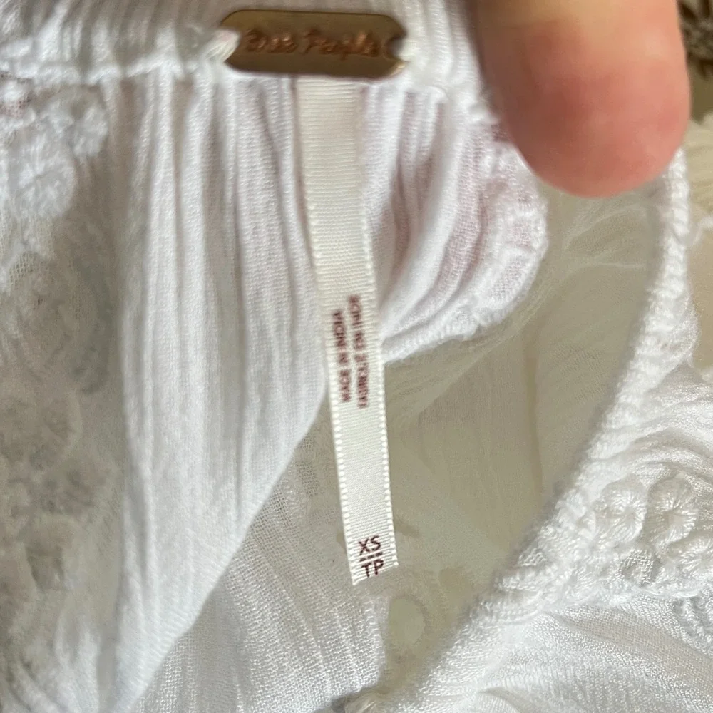 Free People Kiss Kiss Tunic Women XS Ivory Lace Eyelet Embroidered Boho‎ Top